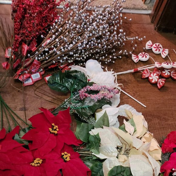 Box of Ashland christmas Noel Flowers/Holiday Decor Mixed Lot Deluxe Bush Box - Picture 14 of 15